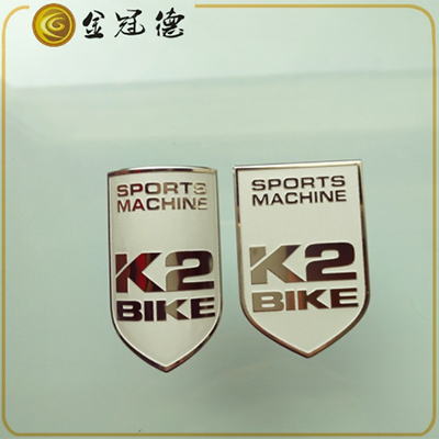深圳定制自行車頭標絲印印刷數字沖壓金屬logo標貼標牌